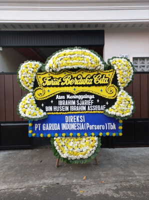 Papan Bunga Duka di Kampung Olo